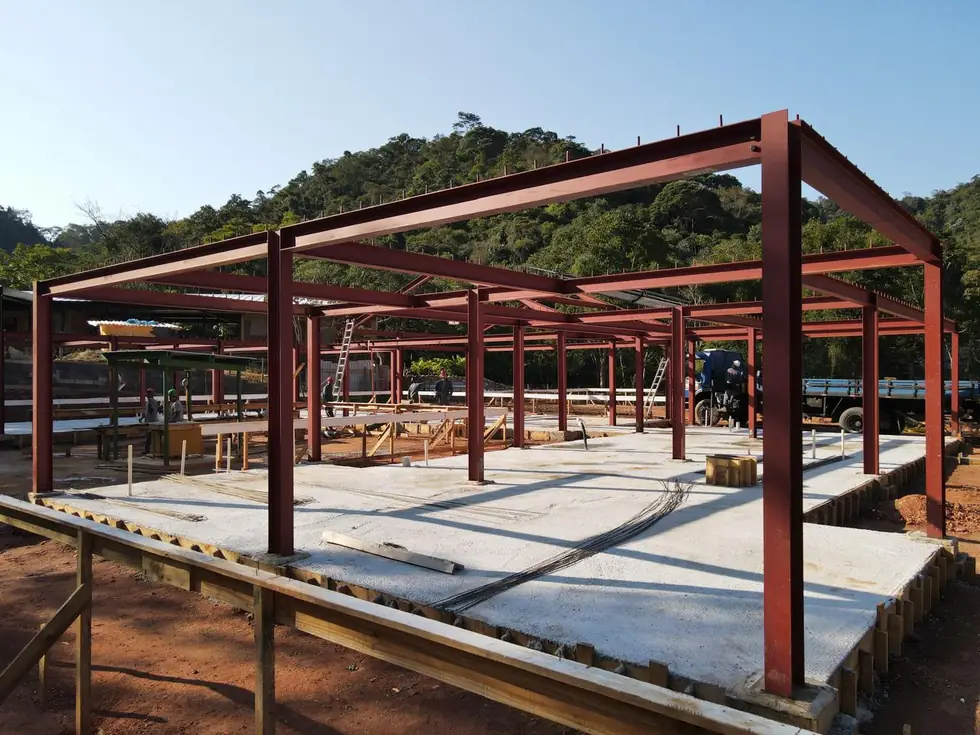 Estrutura metálica sobre laje — NS Engenharia