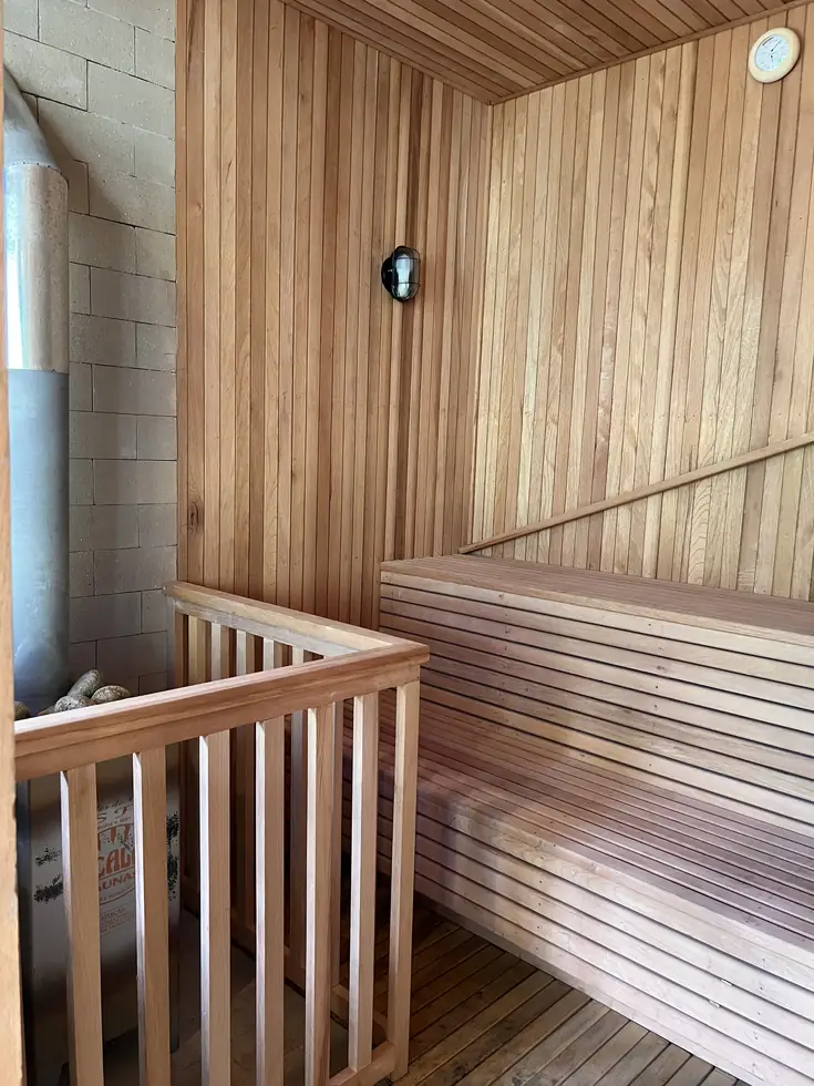 Sauna revestida em madeira — NS Engenharia