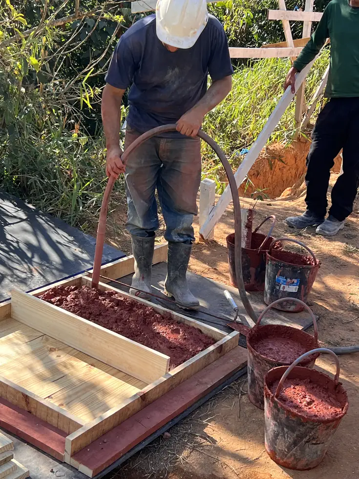 Aplicação de concreto pigmentado — NS Engenharia